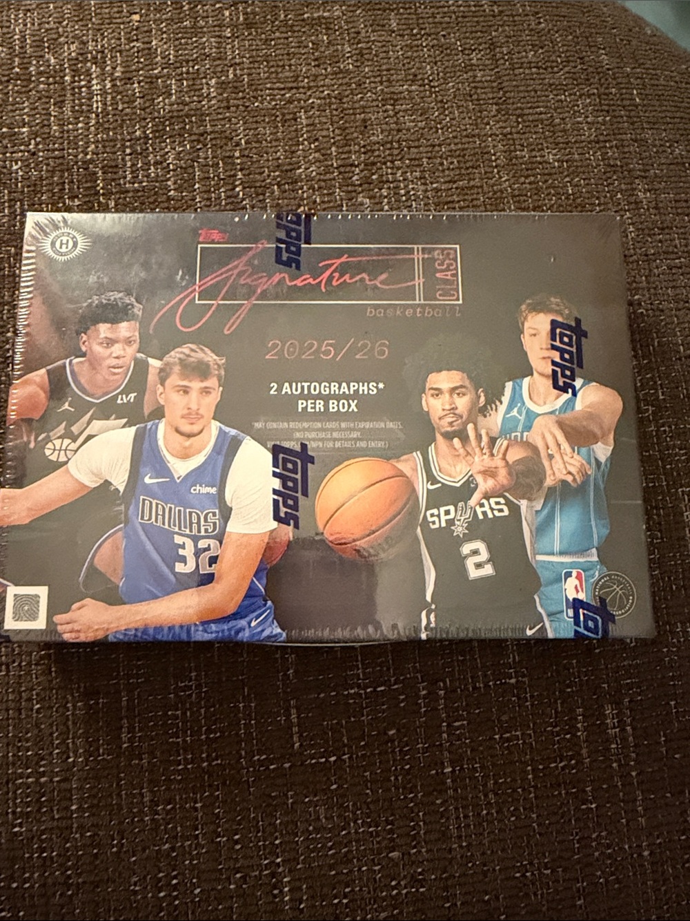 Topps 2025/26 Signature Class Basketball Hobby Box - 2 AUTOGRAPHS PER BOX